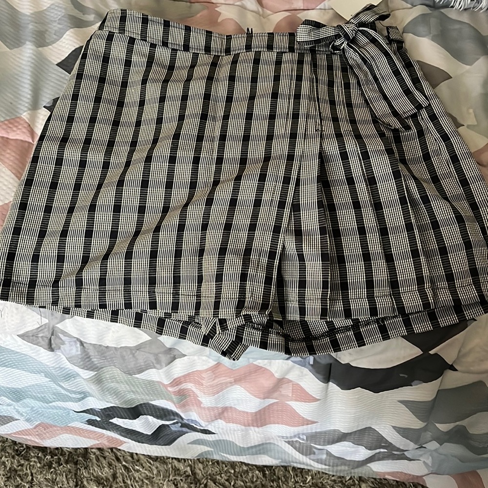 NEVER WORN PLAID SKIRT!